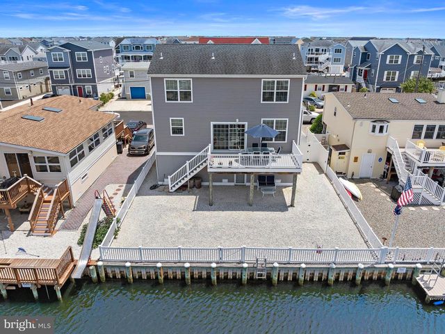 36 CLARENCE DR, Manahawkin, NJ 08050