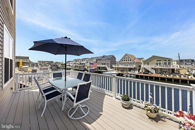 36 CLARENCE DR, Manahawkin, NJ 08050