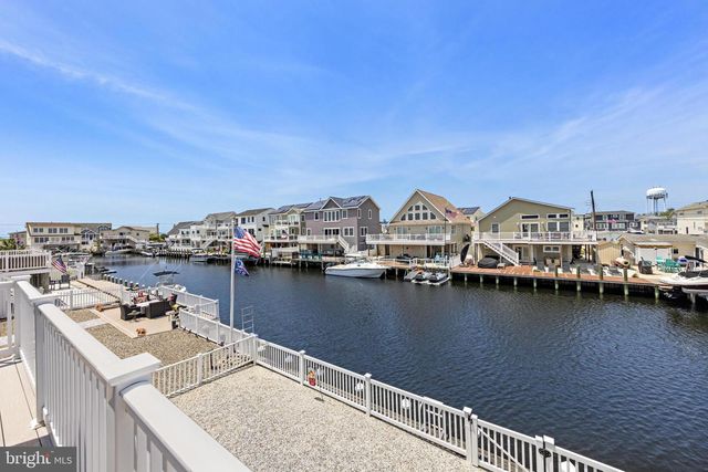 36 CLARENCE DR, Manahawkin, NJ 08050