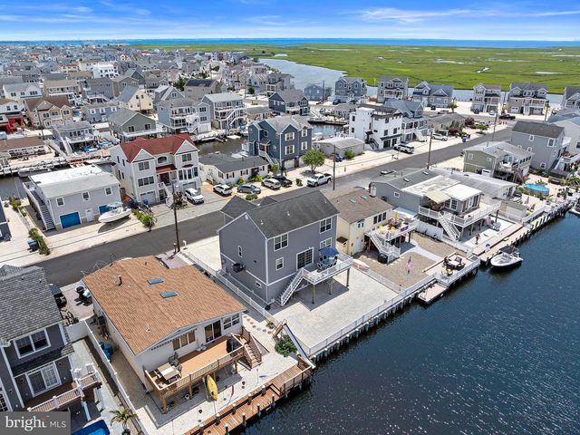36 CLARENCE DR, Manahawkin, NJ 08050