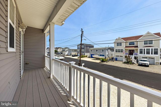36 CLARENCE DR, Manahawkin, NJ 08050