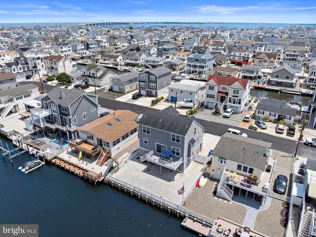 36 CLARENCE DR, Manahawkin, NJ 08050