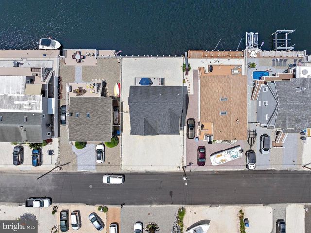 36 CLARENCE DR, Manahawkin, NJ 08050