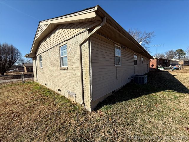 1749 Southridge Drive, Pryor, OK 74361
