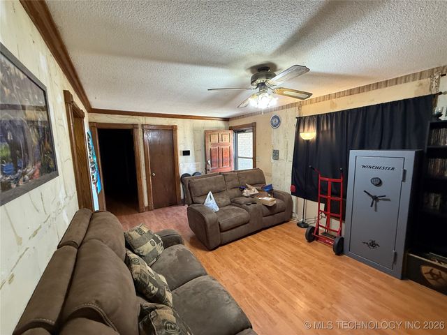 1749 Southridge Drive, Pryor, OK 74361