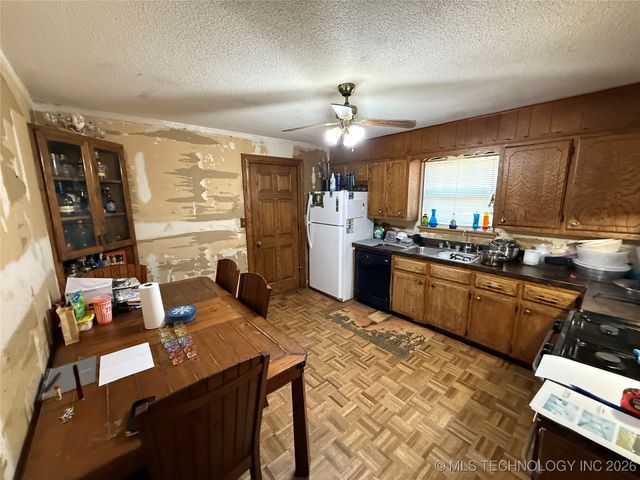 1749 Southridge Drive, Pryor, OK 74361