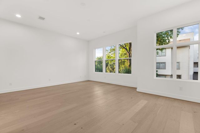 4309 Floyd Street B, Houston, TX 77007