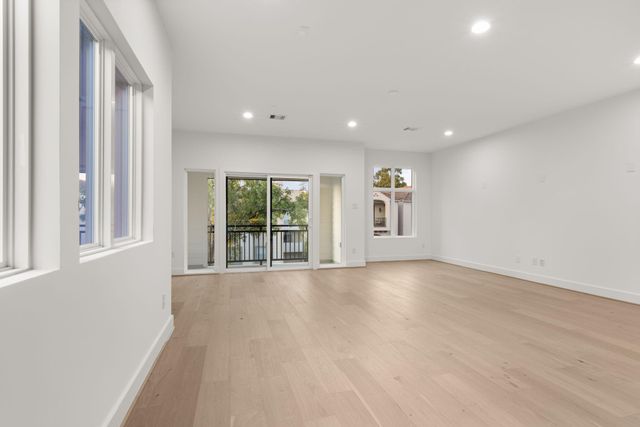 4309 Floyd Street B, Houston, TX 77007