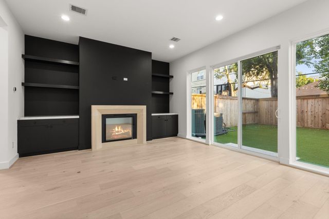 4309 Floyd Street B, Houston, TX 77007