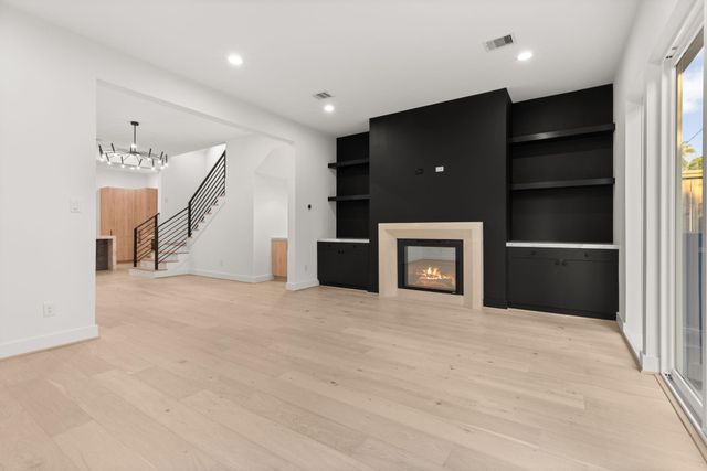 4309 Floyd Street B, Houston, TX 77007