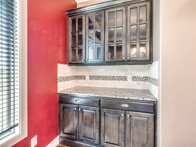 10825 NW 34th Street, Yukon, OK 73099