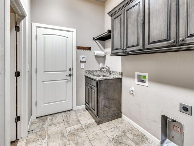 10825 NW 34th Street, Yukon, OK 73099