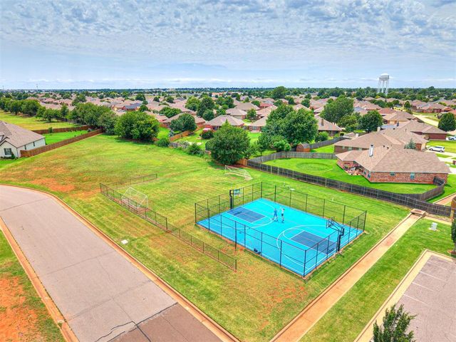 10825 NW 34th Street, Yukon, OK 73099