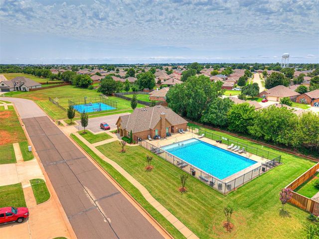 10825 NW 34th Street, Yukon, OK 73099