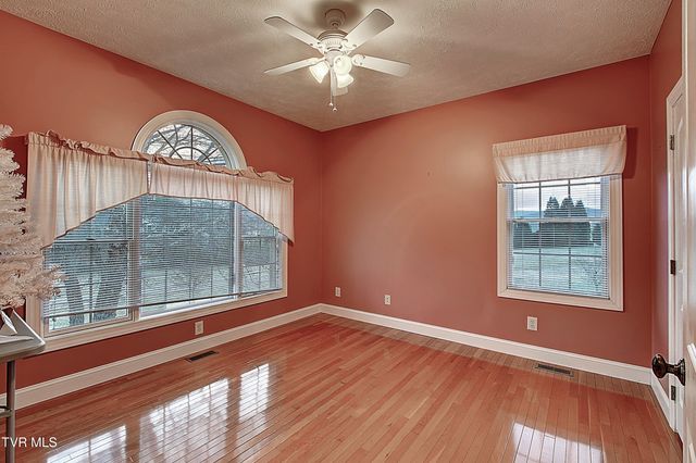 295 Sunrise Drive, Elizabethton, TN 37643