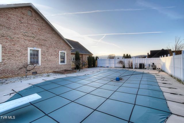 295 Sunrise Drive, Elizabethton, TN 37643