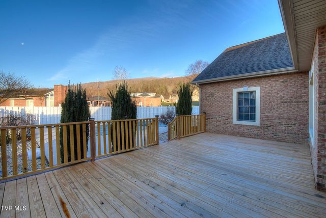 295 Sunrise Drive, Elizabethton, TN 37643