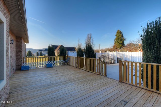 295 Sunrise Drive, Elizabethton, TN 37643