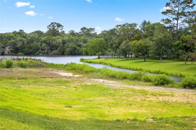 4320 Leslie's Way, Dickinson, TX 77539