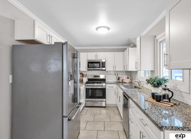 1506 N 76 Street, Omaha, NE 68114