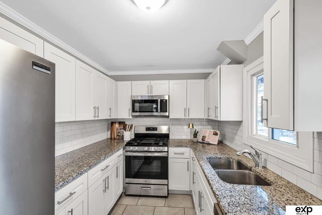 1506 N 76 Street, Omaha, NE 68114