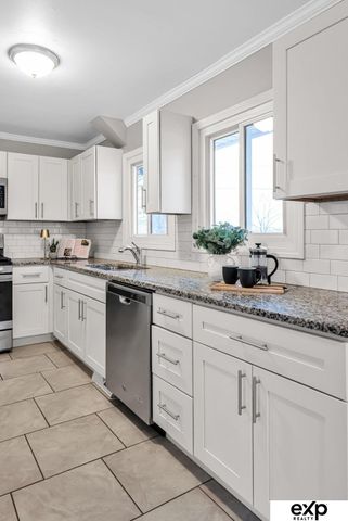 1506 N 76 Street, Omaha, NE 68114