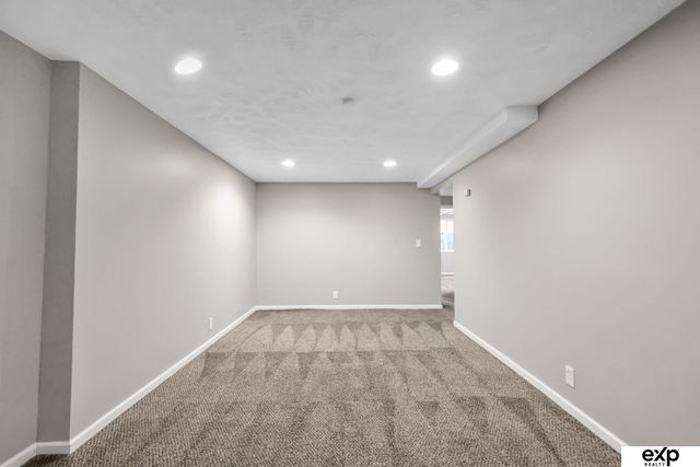 1506 N 76 Street, Omaha, NE 68114