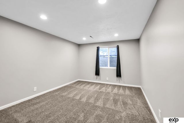 1506 N 76 Street, Omaha, NE 68114