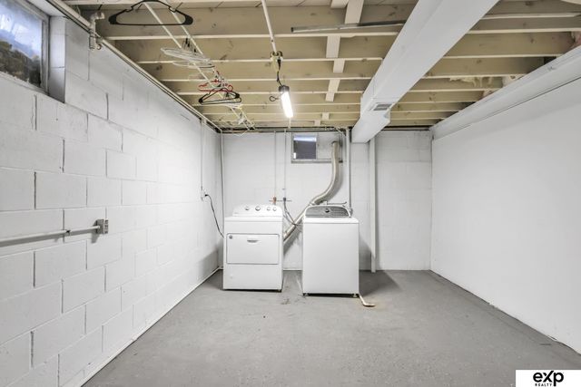 1506 N 76 Street, Omaha, NE 68114