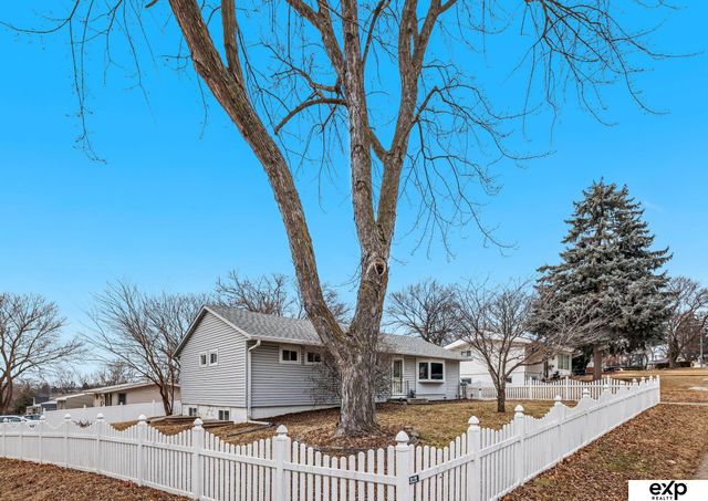 1506 N 76 Street, Omaha, NE 68114