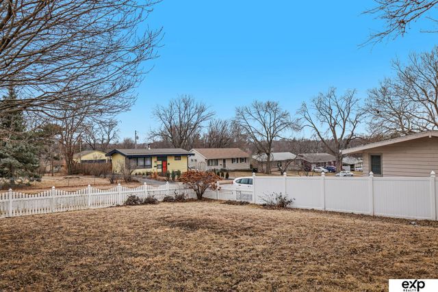 1506 N 76 Street, Omaha, NE 68114