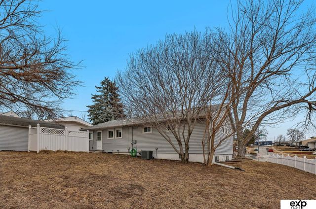 1506 N 76 Street, Omaha, NE 68114