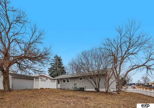 1506 N 76 Street, Omaha, NE 68114