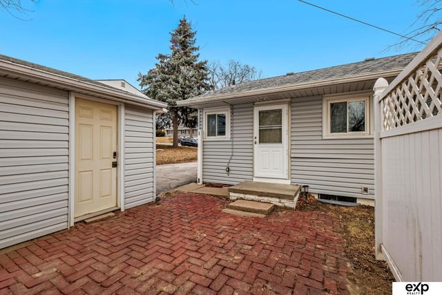 1506 N 76 Street, Omaha, NE 68114