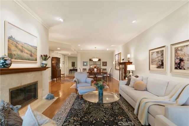 4727 Park Encino Lane 230, Encino, CA 91436