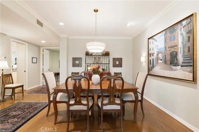 4727 Park Encino Lane 230, Encino, CA 91436