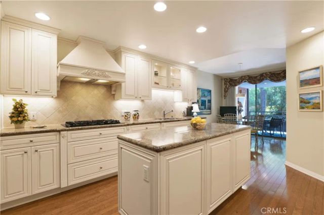 4727 Park Encino Lane 230, Encino, CA 91436