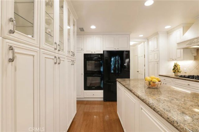 4727 Park Encino Lane 230, Encino, CA 91436
