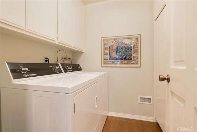 4727 Park Encino Lane 230, Encino, CA 91436