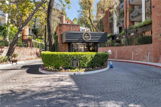 4727 Park Encino Lane 230, Encino, CA 91436