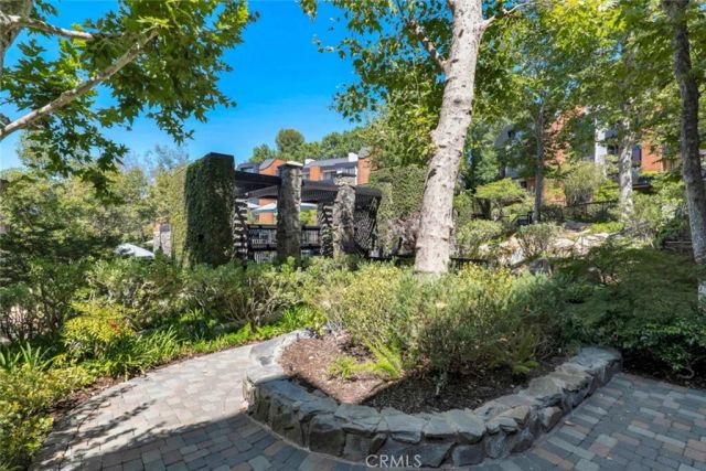 4727 Park Encino Lane 230, Encino, CA 91436