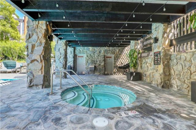 4727 Park Encino Lane 230, Encino, CA 91436