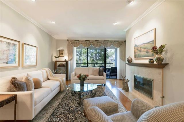 4727 Park Encino Lane 230, Encino, CA 91436