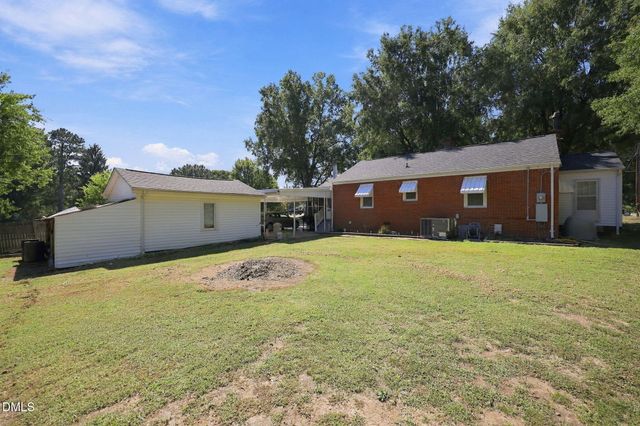 983 N North Carolina Highway 87, Burlington, NC 27217