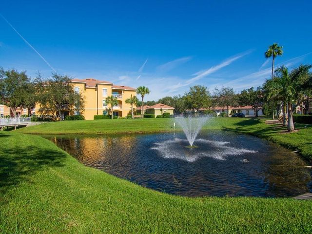 5035 Fairways Circle 305, Vero Beach, FL 32967