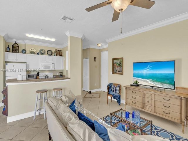 5035 Fairways Circle 305, Vero Beach, FL 32967