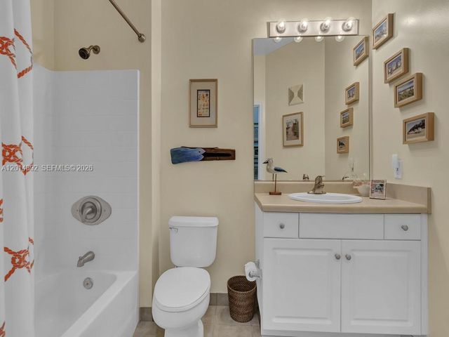 5035 Fairways Circle 305, Vero Beach, FL 32967