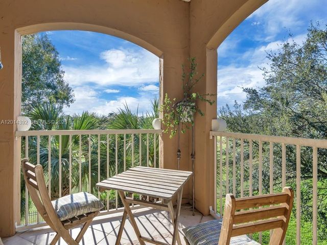 5035 Fairways Circle 305, Vero Beach, FL 32967