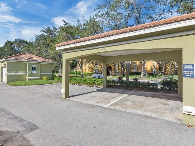 5035 Fairways Circle 305, Vero Beach, FL 32967