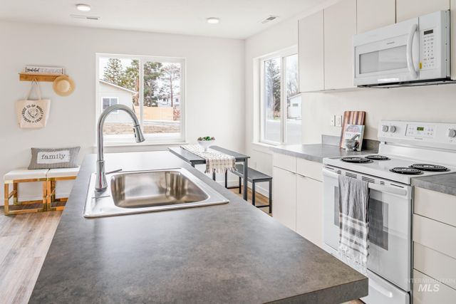 8125 N Leap Ave, Boise, ID 83714